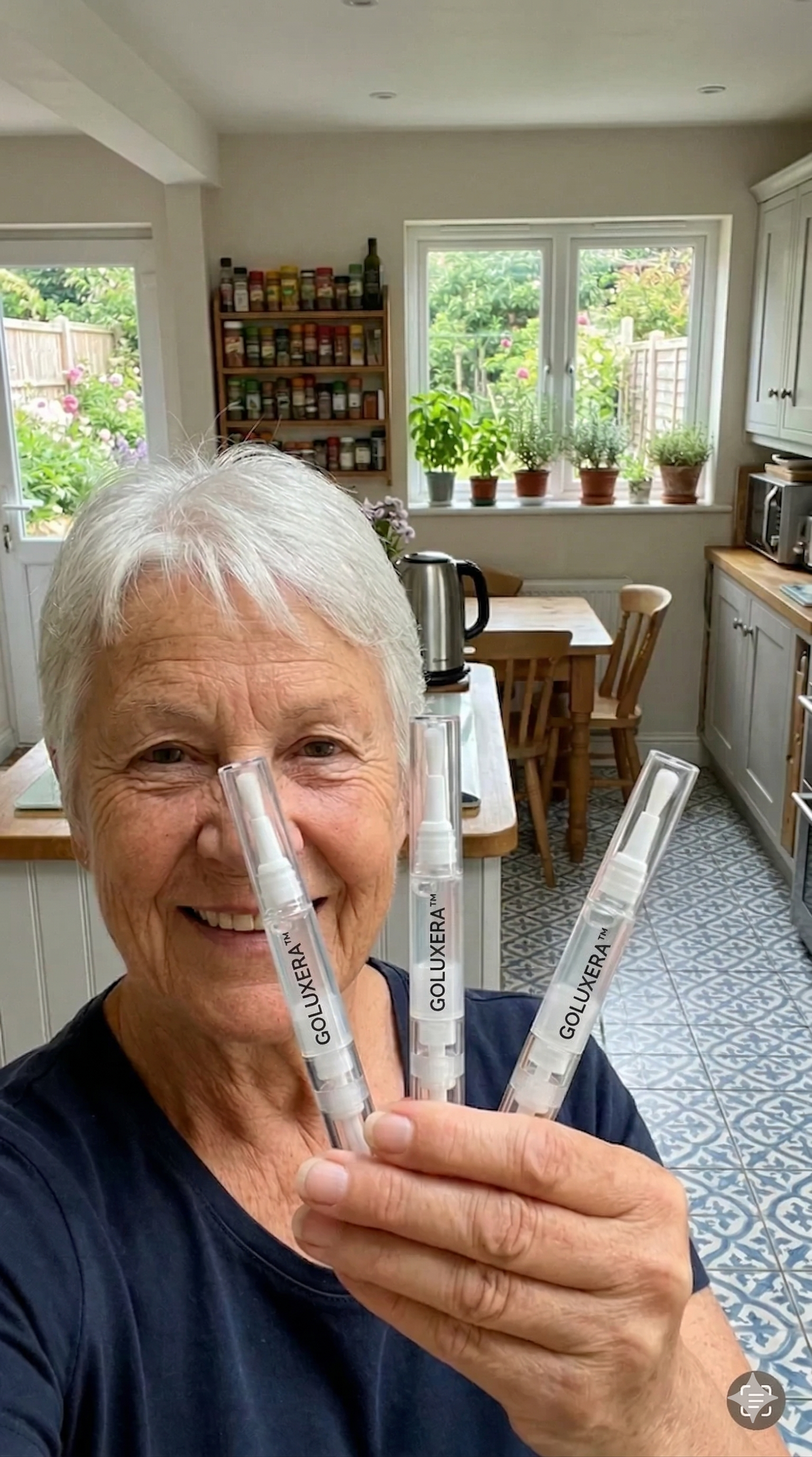 Customer holding Mskdyp antifungal pen